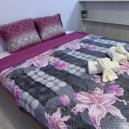 Comfy Studio Apartment By The Flower Market Βάρνα Εξωτερικό φωτογραφία